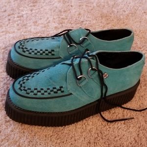 teal creepers TUK